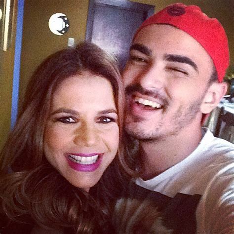 De lingerie Nívea Stelmann aparece poderosa em bastidores de filme Quem QUEM News