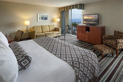 Best Price on Crowne Plaza Hotel Ventura Beach in Ventura (CA) + Reviews!