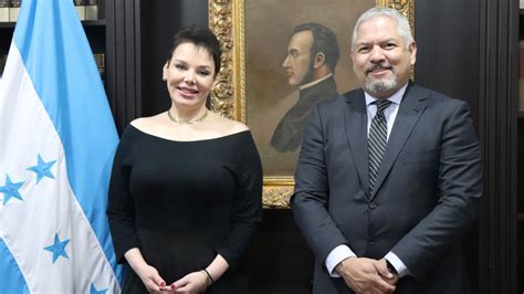 Beatriz Valle vuelve a ser embajadora de Honduras en Canadá