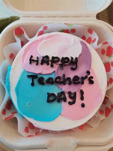 Custom Cake 4x2 Inches Happy Teacher S Day Pipie Co Bread Cake