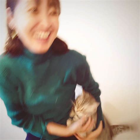 伊勢みずほさんのインスタグラム写真 伊勢みずほinstagram「猫イベント用に、シェーンをだっこした写真をくださいと言われ