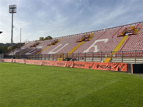 Perugia Reggina Rinviata A Causa Del Terremoto PianetaGenoa1893