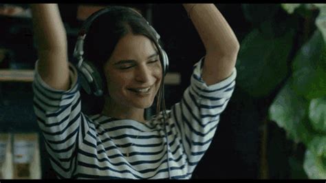 Emily Ratajkowski Movie Images Gif