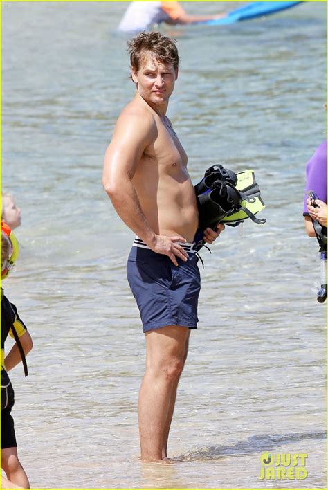 Photo: odyssey peter facinelli buff beach dude hawaii 05 | Photo ...