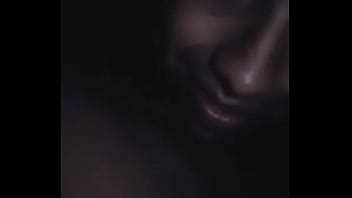 Te lo enseño en la oscuridad XVIDEOS