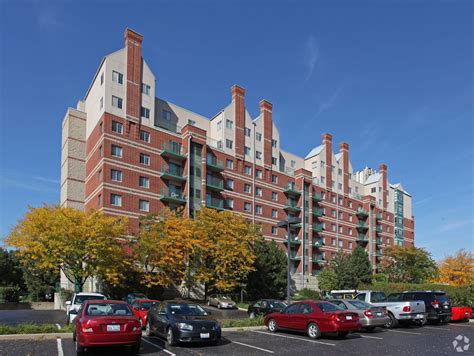 Elmhurst Place Apartments - Apartments in Elmhurst, IL | Apartments.com