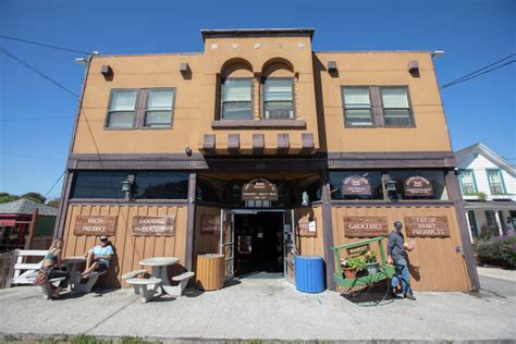 Visitors Flock To This Bay Area Grocery Store For Its Unique Bread