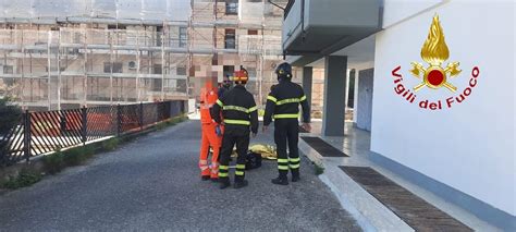 La Siritide 13 04 2024 Precipita Dal Terzo Piano Di Un Palazzo A