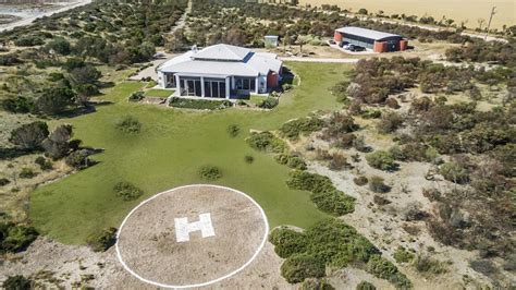 Luxury Yorke Peninsula beachfront property has its own helicopter ...