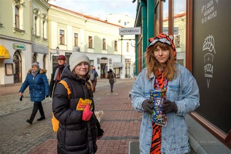 Wolontariusze WOŚP na ulicach Tarnowa ZDJĘCIA