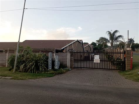 Bedroom Townhouse For Sale In Krugersdorp North Villa Maroela