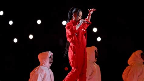 Rihanna Performs Super Bowl 57 Halftime Show: Watch the Full ...