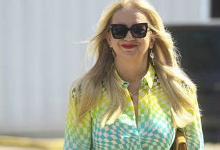 Pokazała zdjęcia z wakacji Na plażę wybrała bikini w odważną panterkę CZADERKA pl blog