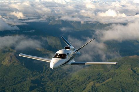 First Caps Pull For Cirrus Vision Jet Saves Three Flyer