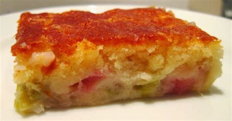 Easy Rhubarb Custard Cake