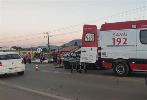 Grave Acidente Envolve Dois Carros E Uma Moto Na Sc R Dio Super