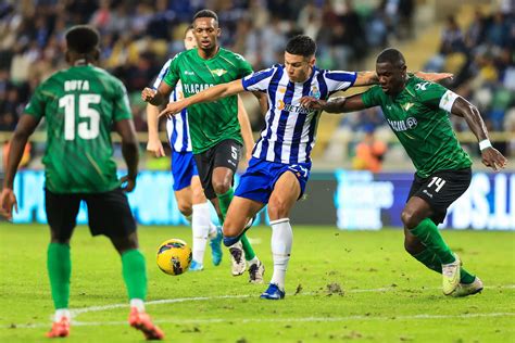 Fc Porto Visita Moreirense E Procura Juntar Se Aos Rivais Nos Oitavos