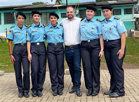 Comemoração na Escola Cívico-Militar Agrícola Murialdo de Gravataí ...