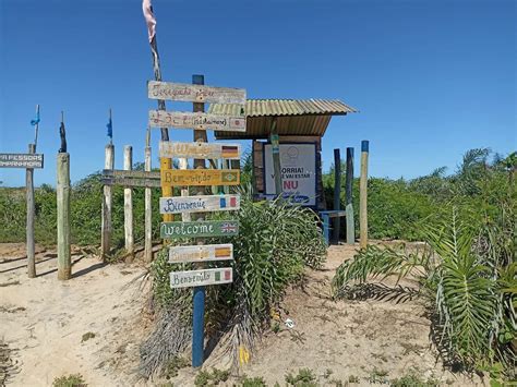 Praia de naturismo do ES é opção da rota brasileira para fazer trilha