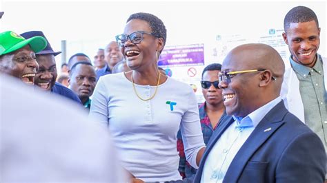 Dr Tulia Aeleza Namna Alivyo Shirikiana Na Wananchi Wa Kifunda Kujenga