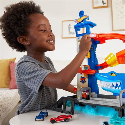 Hot Wheels Ataque na Cidade Tubarão Playset Mattel em Promoção na Americanas