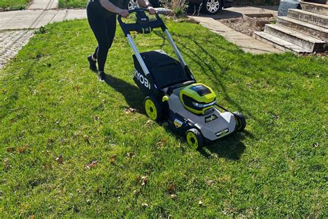 The 6 Best Mulching Lawn Mowers Tested And Reviewed