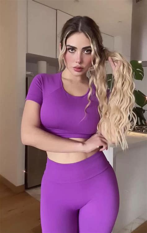 Nudes 2busty2hide NUDE PICS ORG