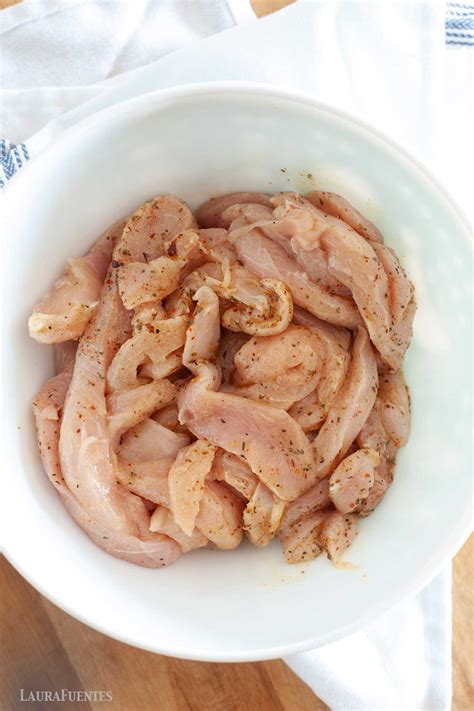 How To Cut Chicken Breasts Into Strips And Cubes Laura Fuentes