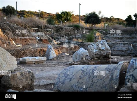 Archaeology dig israel hi-res stock photography and images - Alamy