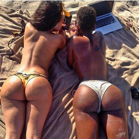 Beach Booties Porn Pic