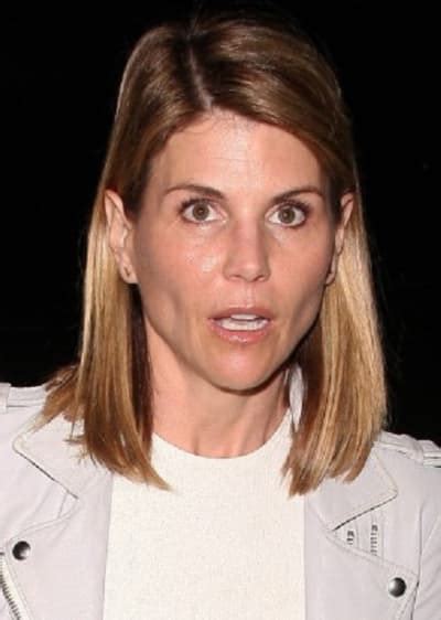 Lori Loughlin To Plead Guilty In College Admissions Scandal Tv Fanatic