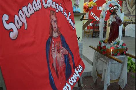 Realizan actos religiosos en el mes patronal del Sagrado Corazón de