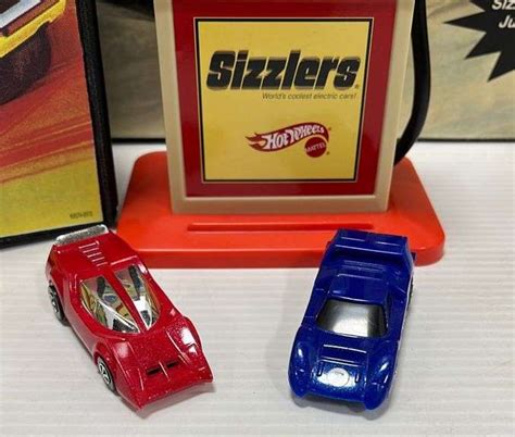 4 Hot Wheels Sizzlers Includes Giant O Race Set Race Case Power Pit Juice Machine