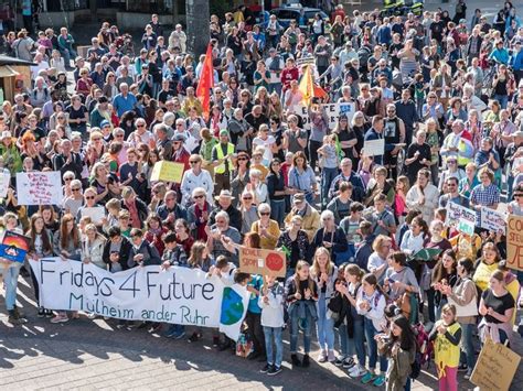 1500 Menschen ziehen fürs Klima durch Mülheimer Innenstadt