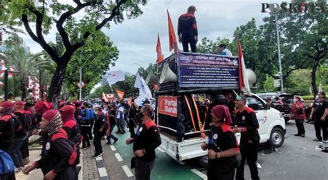 Ada Demo Buruh Tuntut Kenaikan UMP Polisi Rekayasa Arus Lalu Lintas