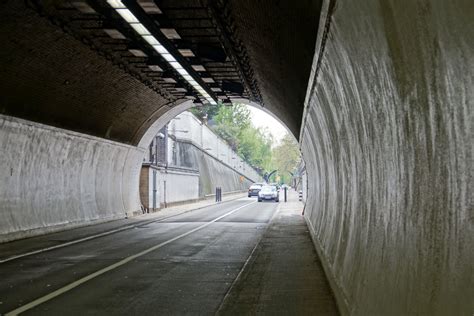 Caroline's Miscellany: Walking Rotherhithe Tunnel