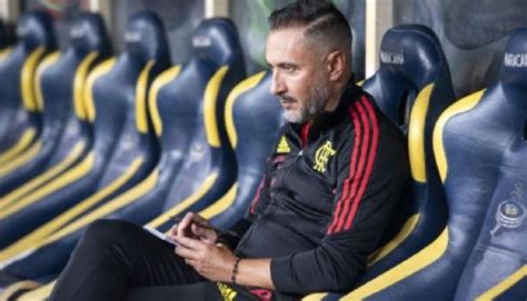 Vitor Pereira Explica Mudan A No Time Do Flamengo E Garante N O H