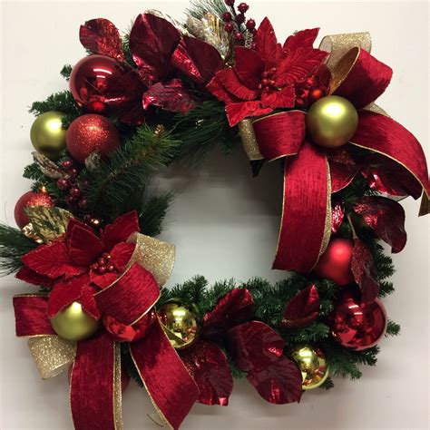 Square Christmas Wreath | Christmas wreaths diy, Christmas wreaths ...