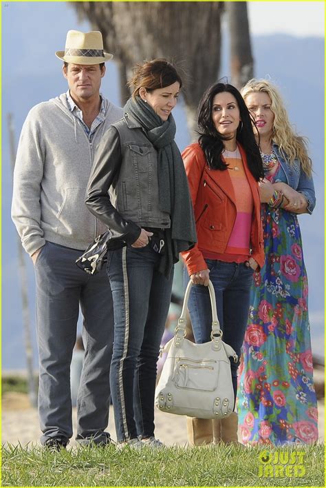 Courteney Cox Busy Philipps And Dan Byrd Kiss For Cougar Town Photo 2779466 Courteney Cox