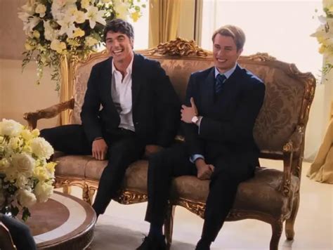 Amazon Publica Las Primeras Im Genes De La Novela Gay Sangre Roja Blanca Y Azul Lgcba