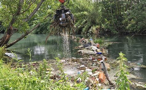 Al Via I Lavori Di Rimozione Nel Fiume Sarno Di Rifiuti Abbandonati Da