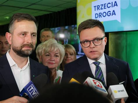 Sondaż KO wygrywa z PiS Konfederacja wyprzedza Trzecią Drogę