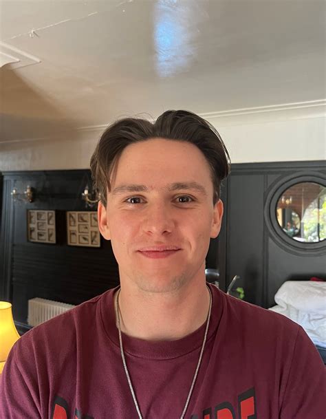 LLB (Hons) Law (Senior Status) Course | Leeds Beckett University