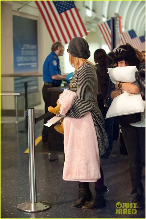 Katy Perry Debuts Blonde Hair At LAX Photo 2588699 Katy Perry Photos Just Jared Celebrity