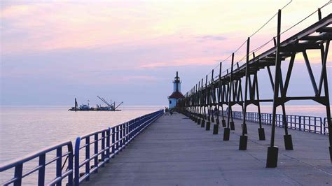 Lake Michigan Lighthouses: Unveiling Historic Beacons