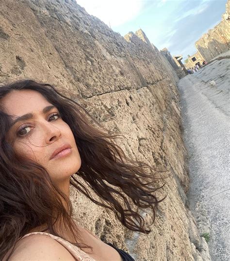 Watch Salma Hayek Pose In Thirst Trap Selfies Showing Off In A Nude Lace While In Pompeii Page