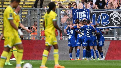 Multiplex Ligue Strasbourg Enfonce Un Peu Plus Nantes Auxerre