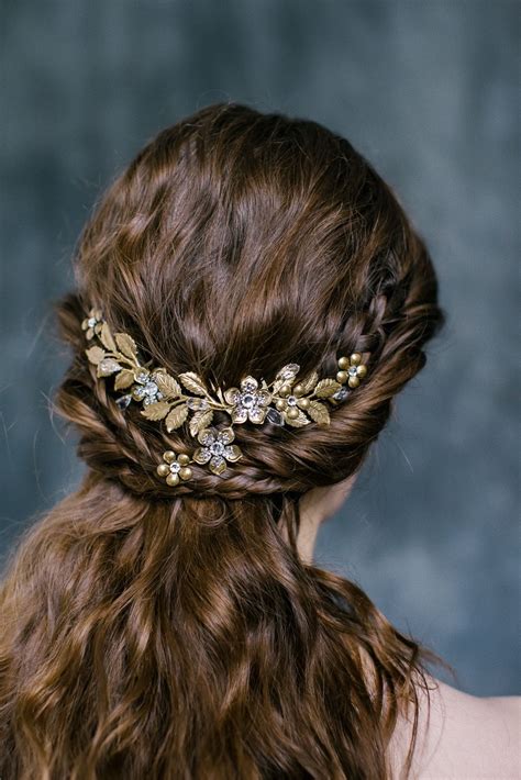 Renaissance. Hair comb. | Прически эпохи ренессанса, Свадебные ...