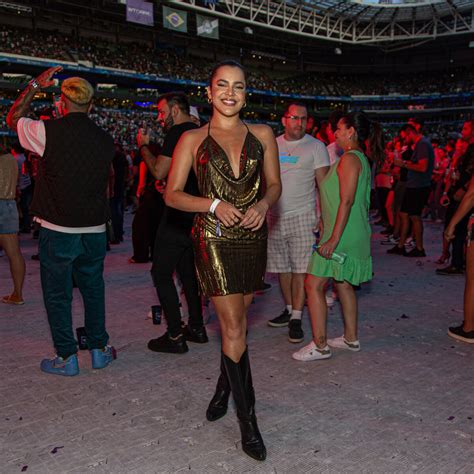 Foto Ex Bbb Emilly Ara Jo Conferiu Festival Sertanejo Em S O Paulo