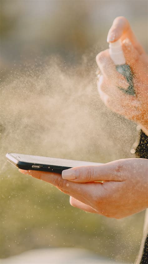 Você sabe a maneira correta para higienizar seu celular Tecnologia G1